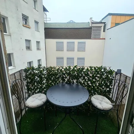 In Heart Of Old Town With Balcony *