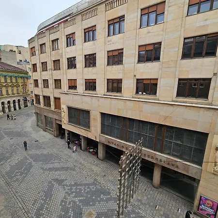 In Heart Of Old Town With Balcony